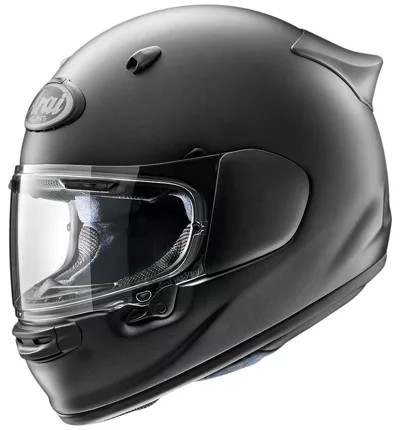 Arai Quantic en noir mat, de trois quarts avant
