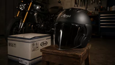 Déballage du SZ-R Vas Evo : housse, Pinlock et bandes réfléchissantes