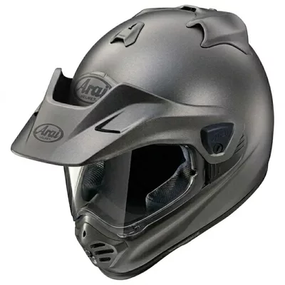 Arai Tour X5 en gris mat, de trois quarts avant