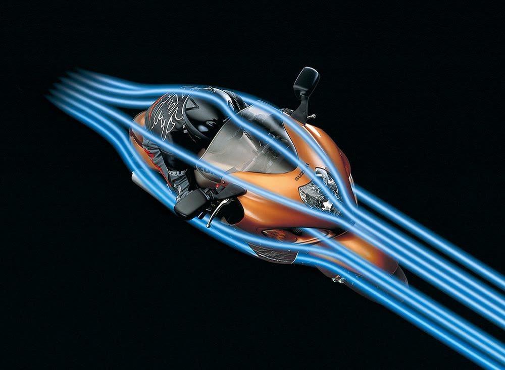 Hayabusa première génération vue de dessus avec des filets d'air de soufflerie, visuel Suzuki