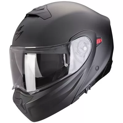 Scorpion EXO-930 Evo en noir mat, de trois quarts avant