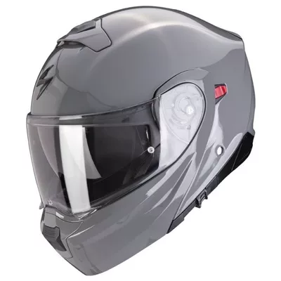 Scorpion EXO-930 Evo en gris nardo, de trois quarts avant