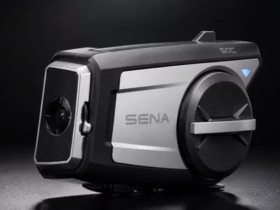 Sena 50C : intercom avec caméra 4K intégrée