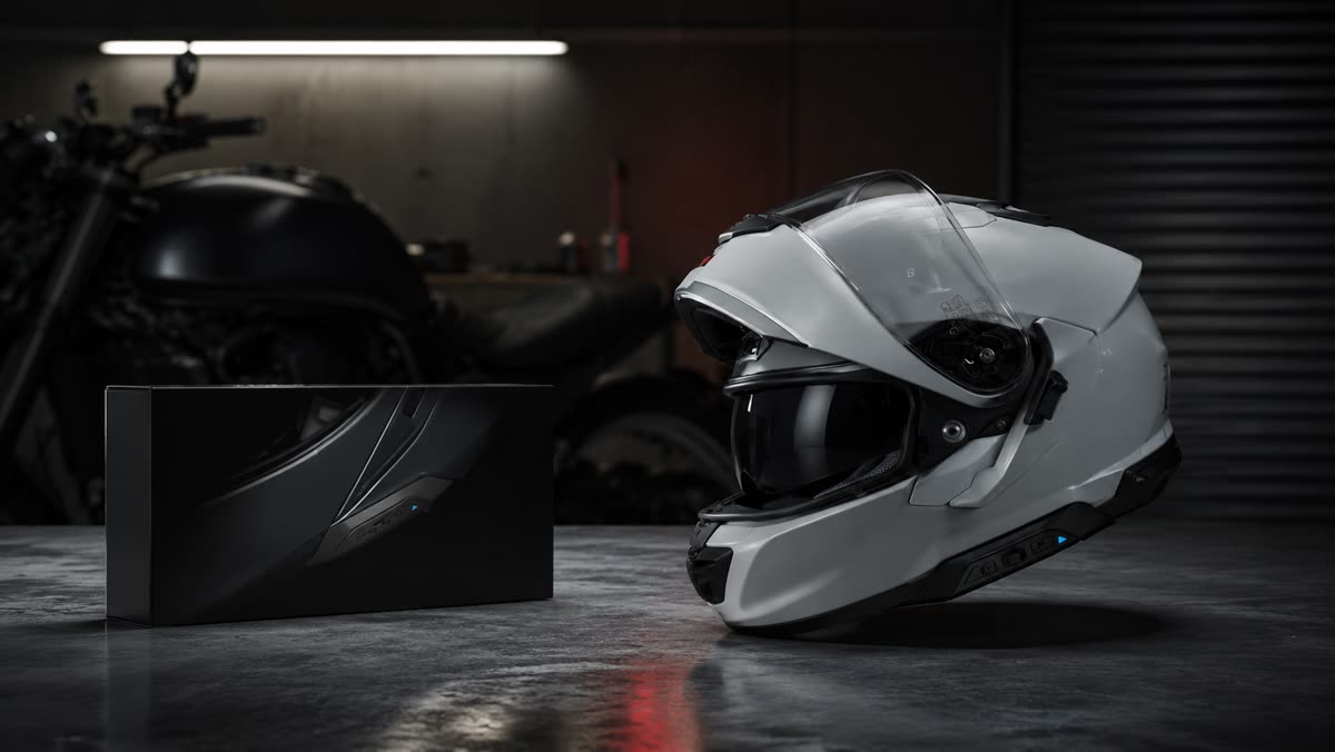 Casque Shoei équipé du Sena SRL3, aucun boîtier apparent