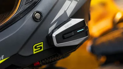 Sena Vortex monté sur casque