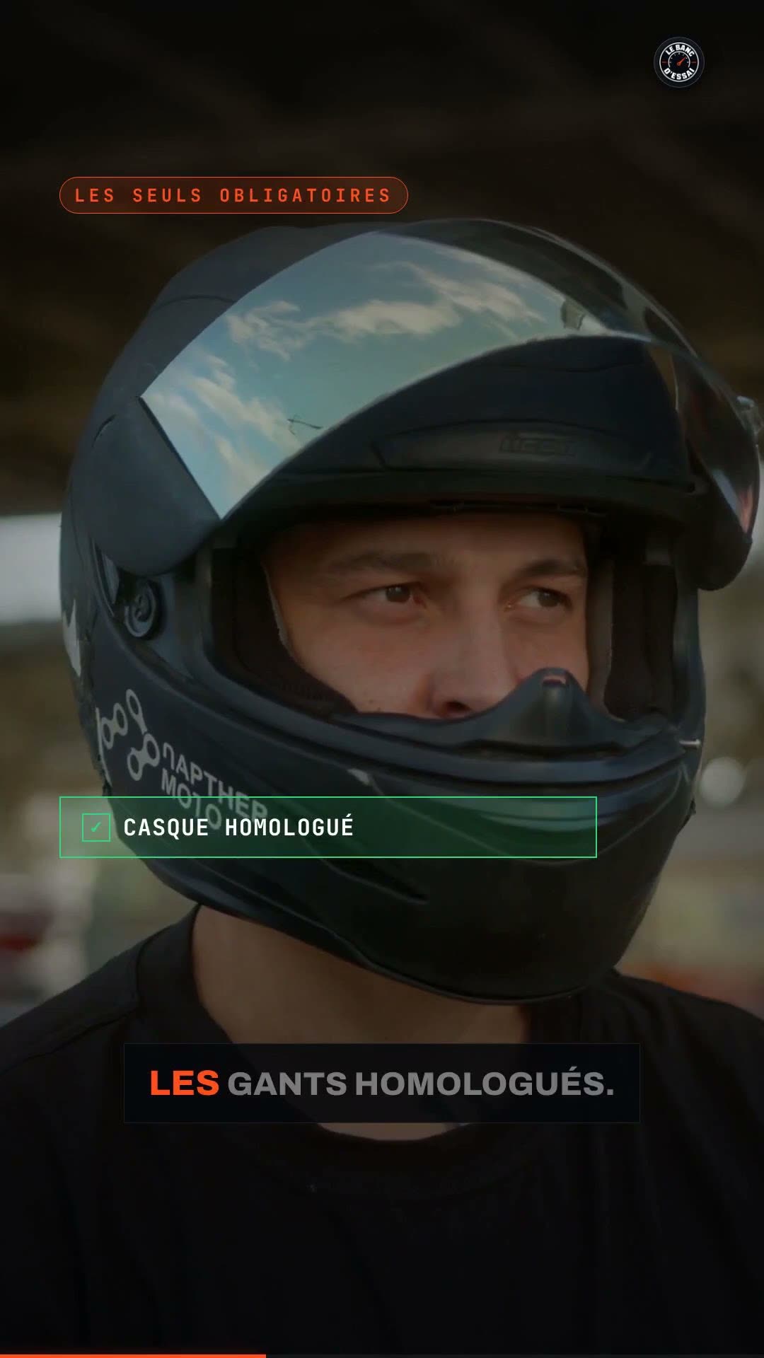 Miniature de la vidéo « Rouler en tongs à moto, c'est vraiment illégal ? #motard »